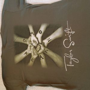 Taylor Swift Speak Now Tour Shirt - Size Small